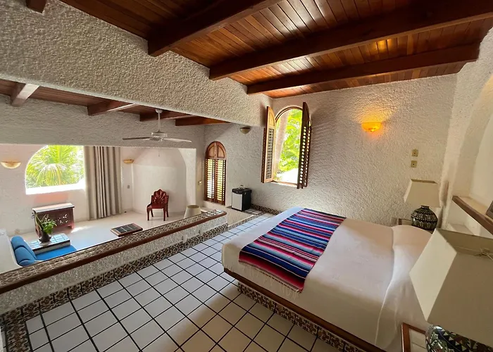 De La Roca Zihuatanejo