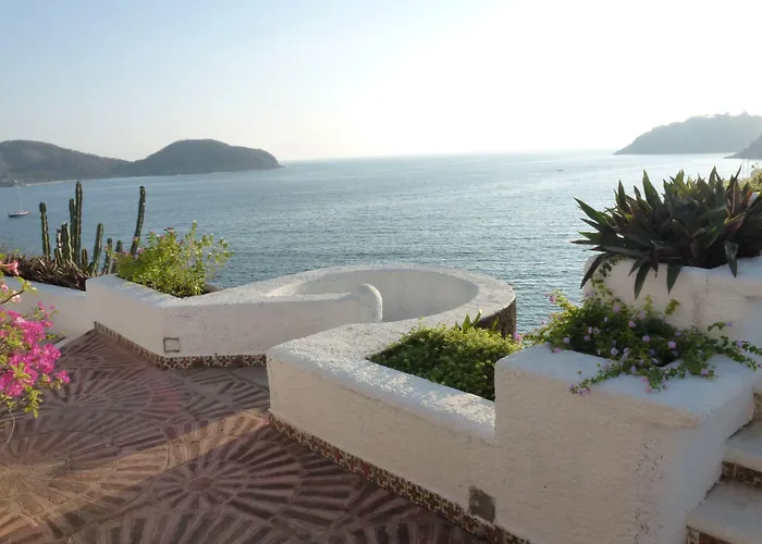 Bed & Breakfast De La Roca Zihuatanejo