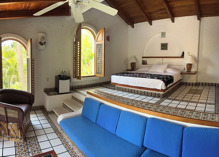 Bed & Breakfast De La Roca Zihuatanejo