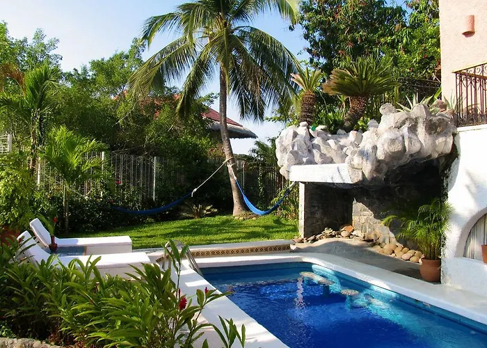 Bed & Breakfast De La Roca Zihuatanejo